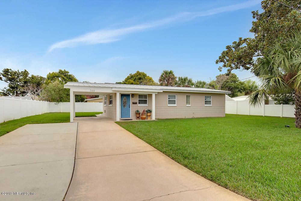 Backyard, Exterior, Facade, Ranch