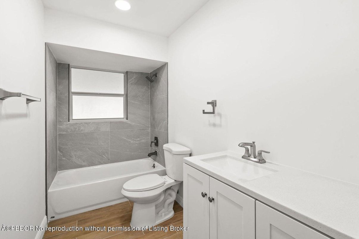 Bathroom, Interior, Recessed Lighting, Wood Texture Flooring