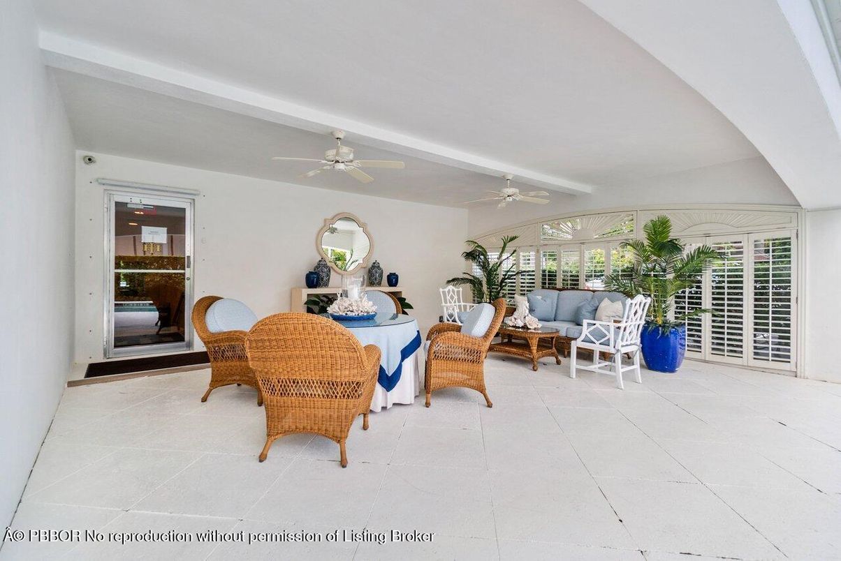 Dining room, Interior