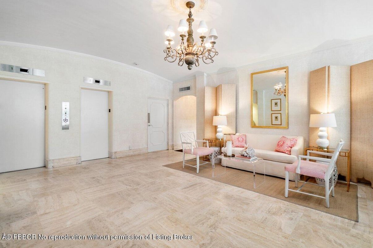 Chandelier, Interior, Living room