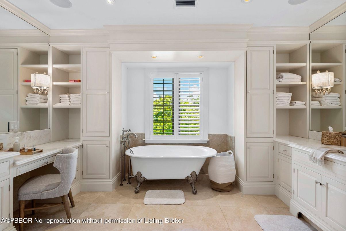Bathroom, Free Standing Baths, Interior, Recessed Lighting