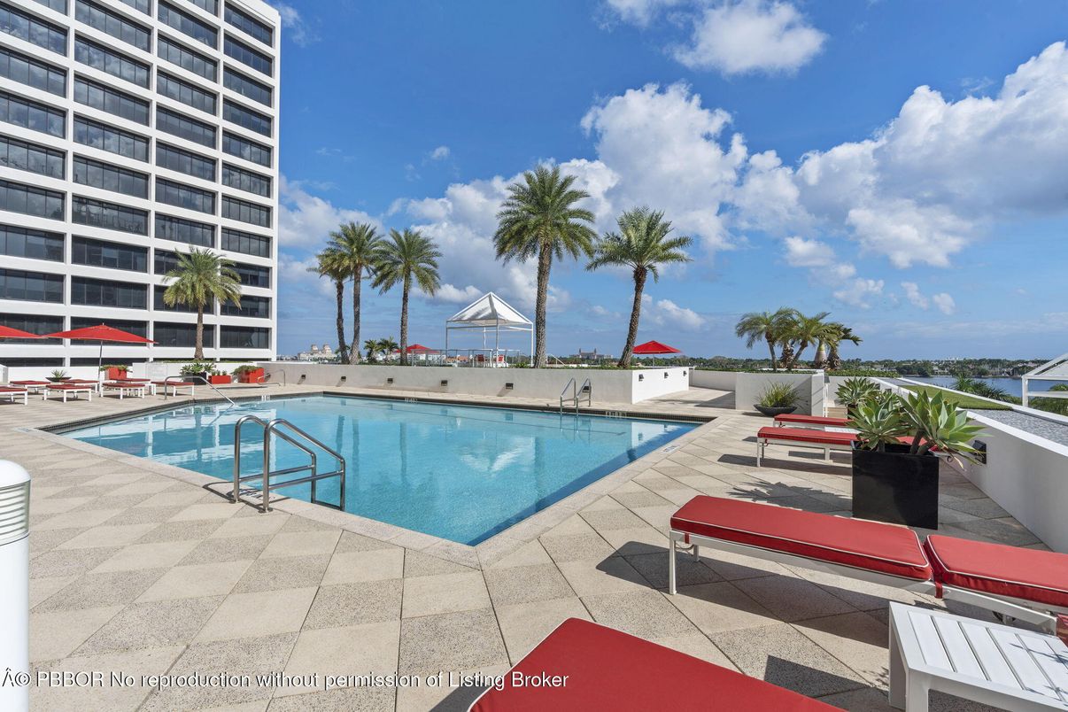 Exterior, Pool, Water