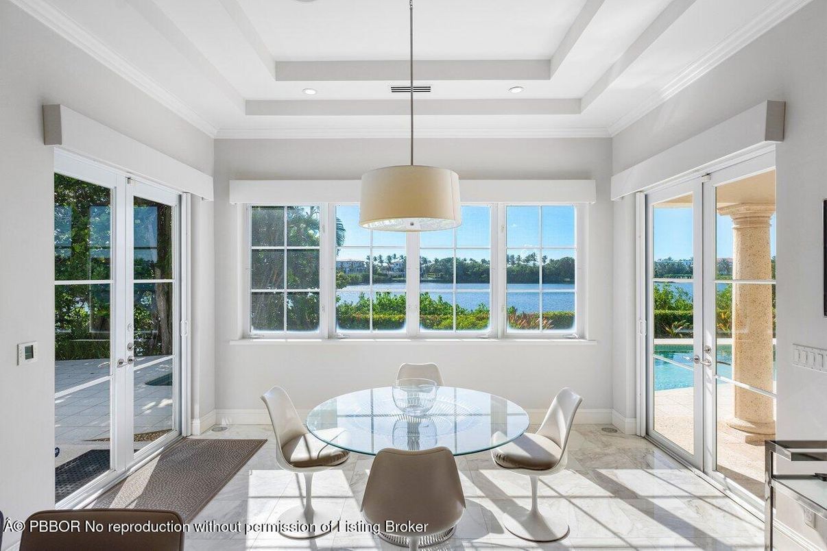 Dining room, Interior, Pendant Lights, Recessed Lighting, Water