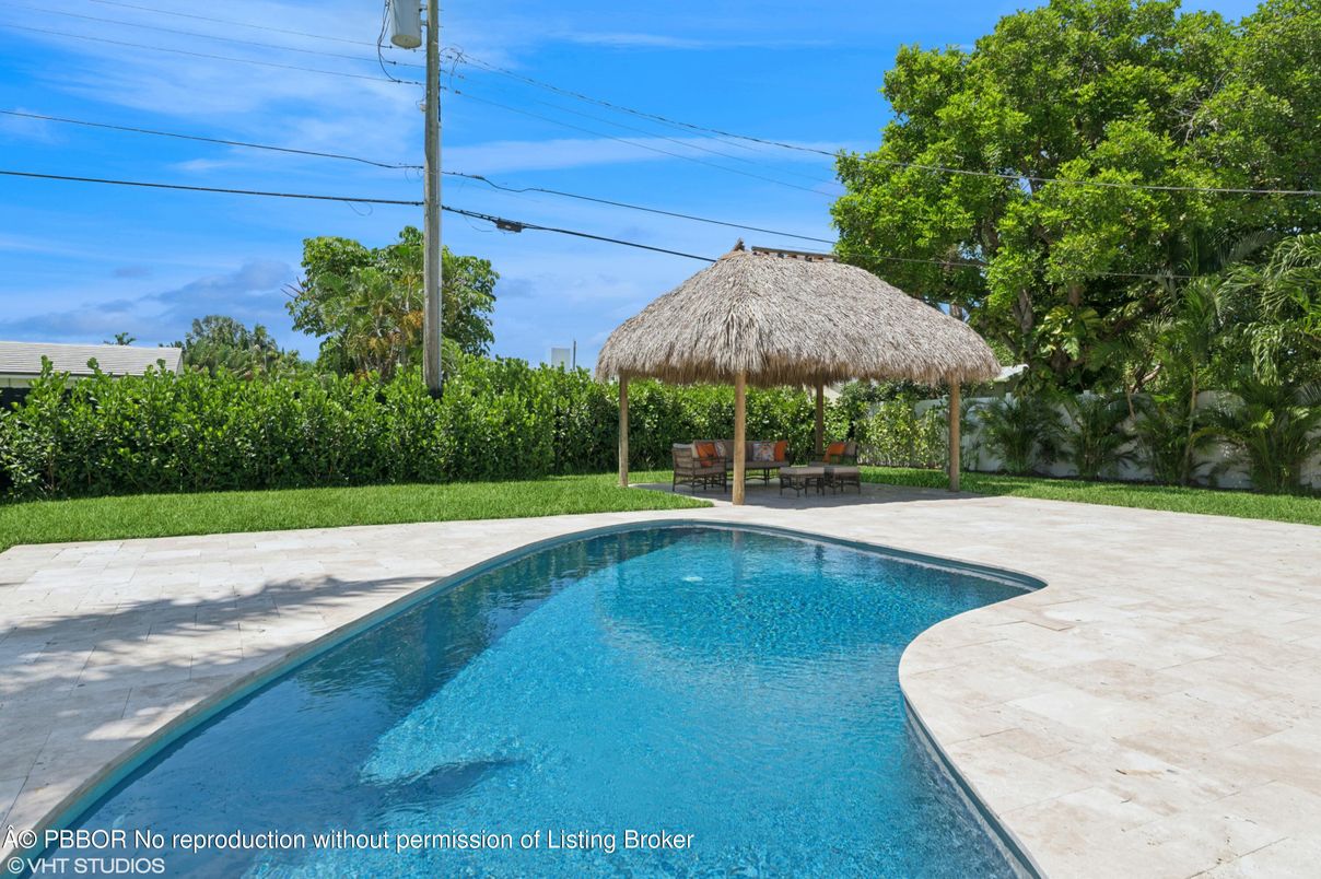Exterior, Pool