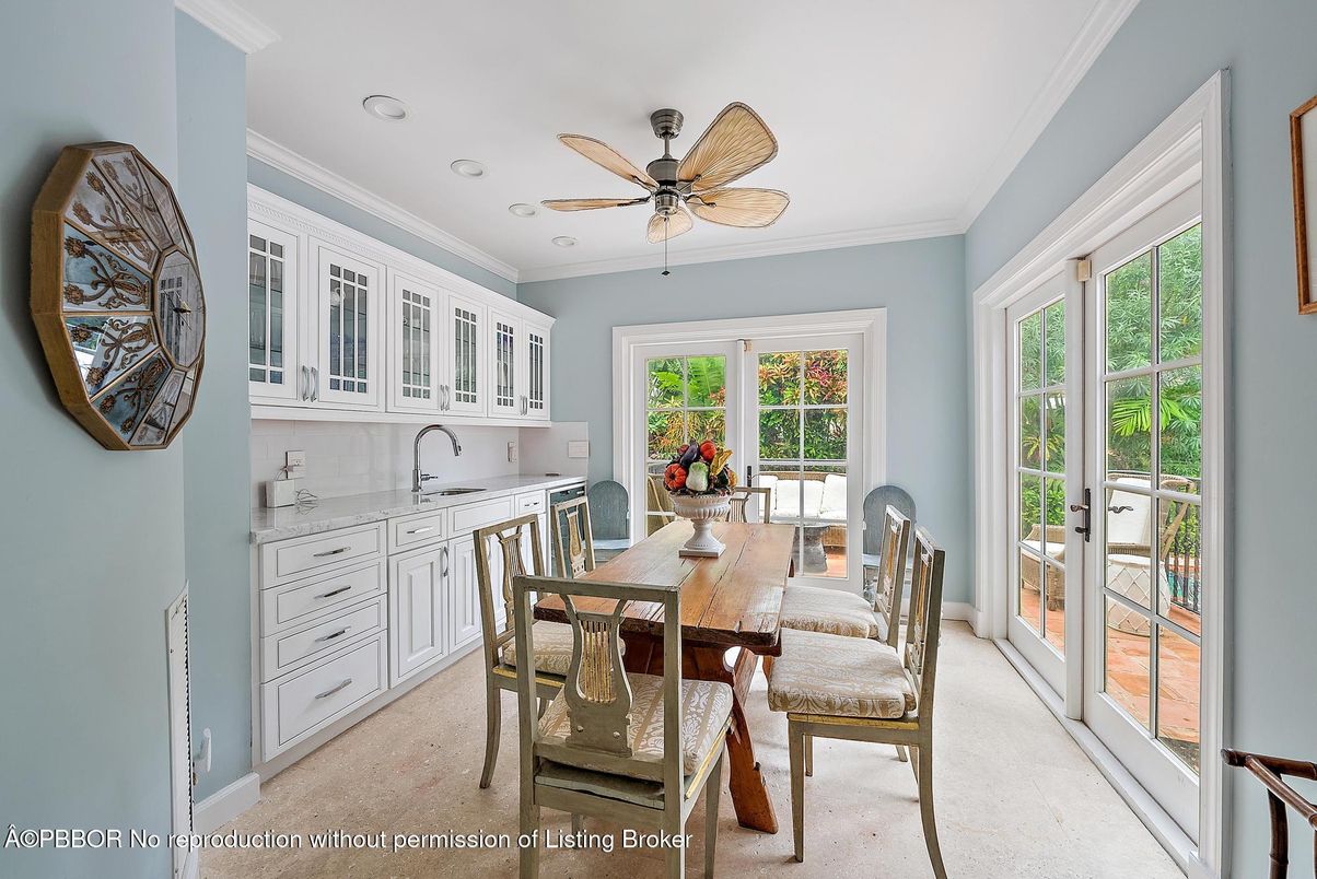 Dining room, Interior, Recessed Lighting