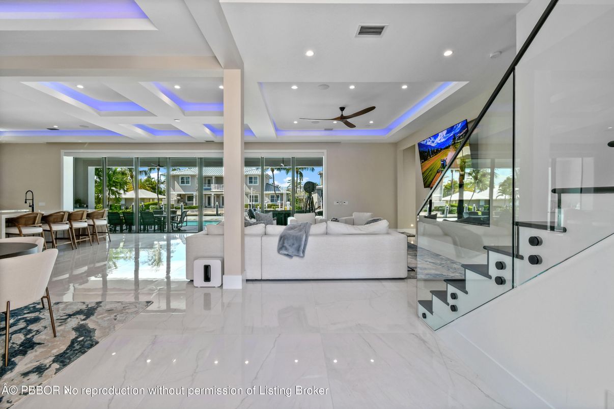 Dining room, Interior, Living room, Marble, Recessed Lighting