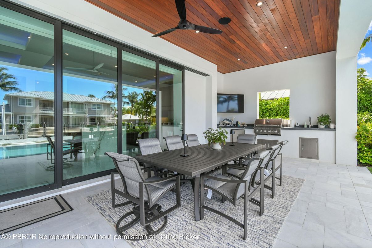 Exterior, Outdoor Kitchen, Wooden Ceilings