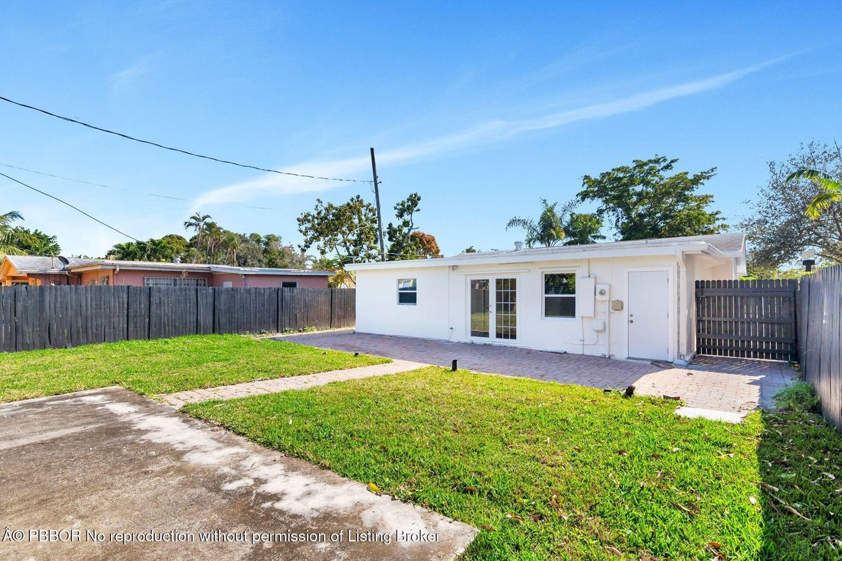 Backyard, Exterior