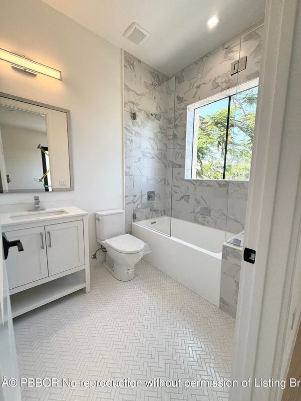 Bathroom, Interior, Marble Walls, Recessed Lighting