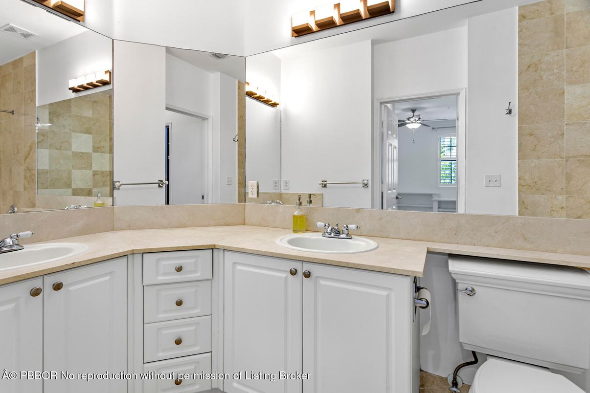 Bathroom, Dual Sink Vanities, Interior