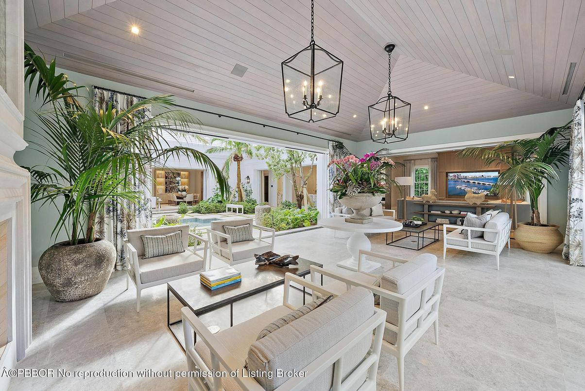 Interior, Living room, Pendant Lights, Recessed Lighting