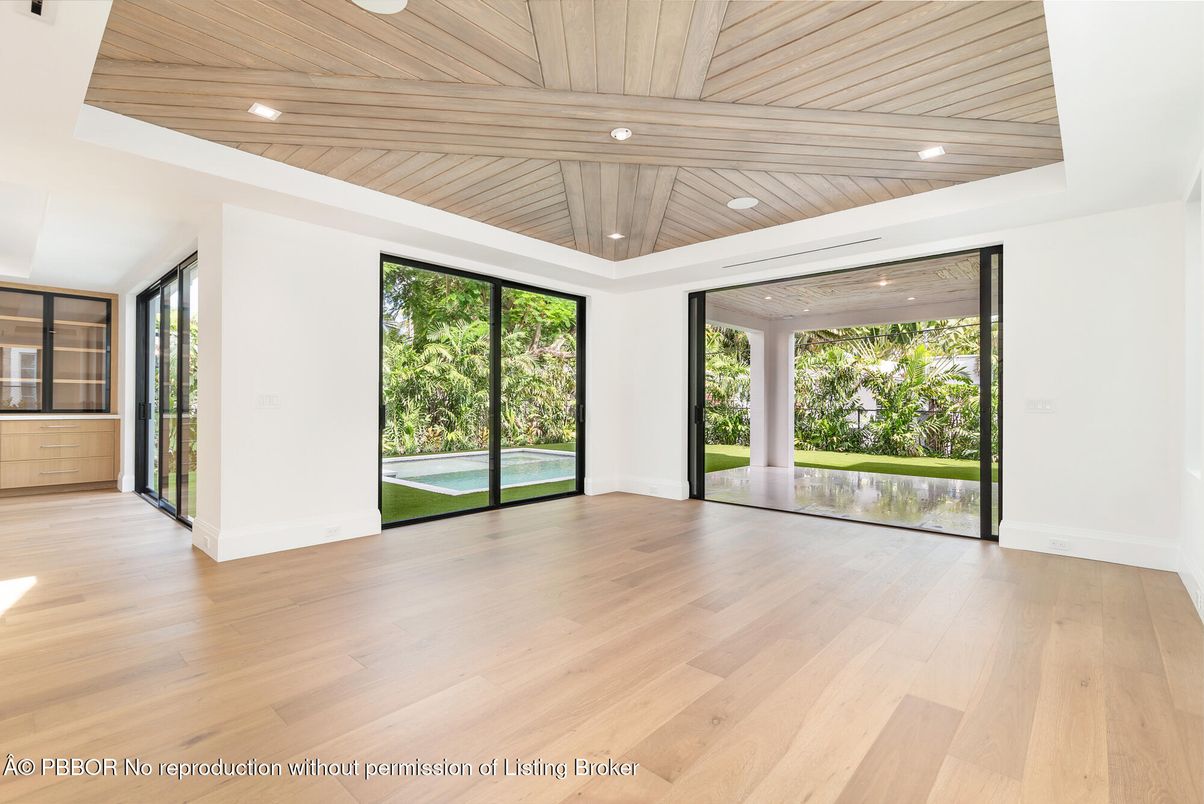 Empty room, Interior, Recessed Lighting, Wooden Ceilings, Wood Texture Flooring