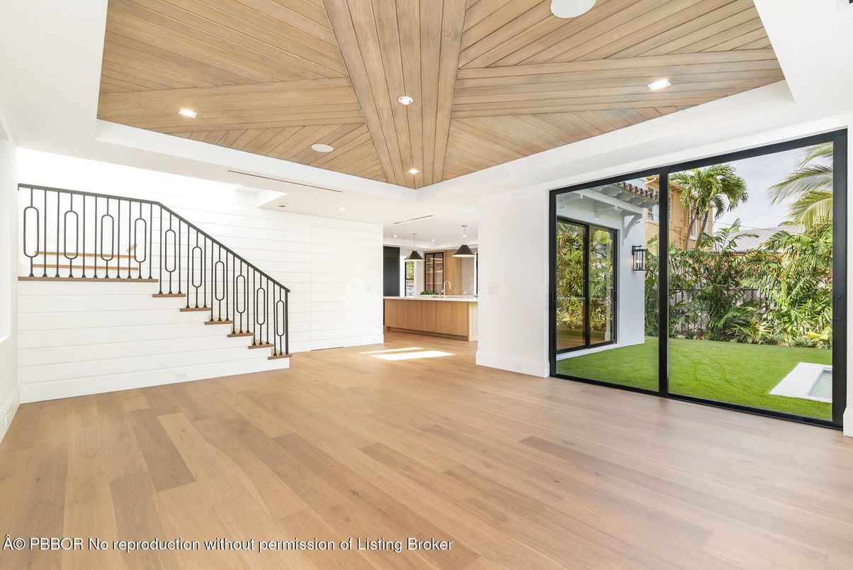 Empty room, Interior, Recessed Lighting, Wooden Ceilings, Wood Texture Flooring