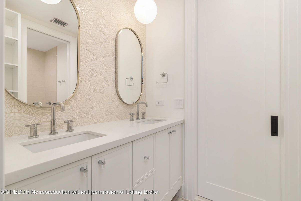 Bathroom, Dual Sink Vanities, Interior
