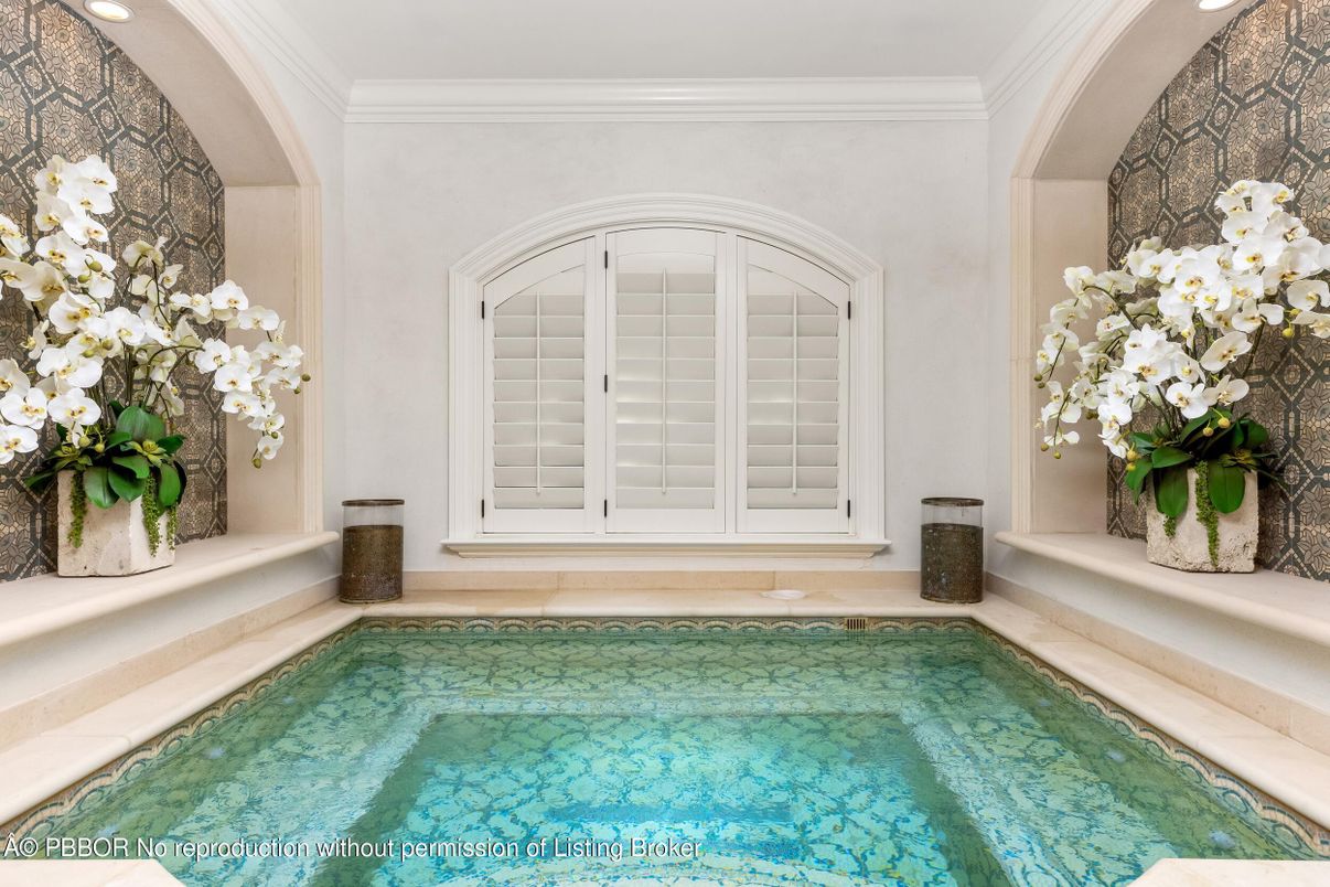 Interior, Pool, Recessed Lighting