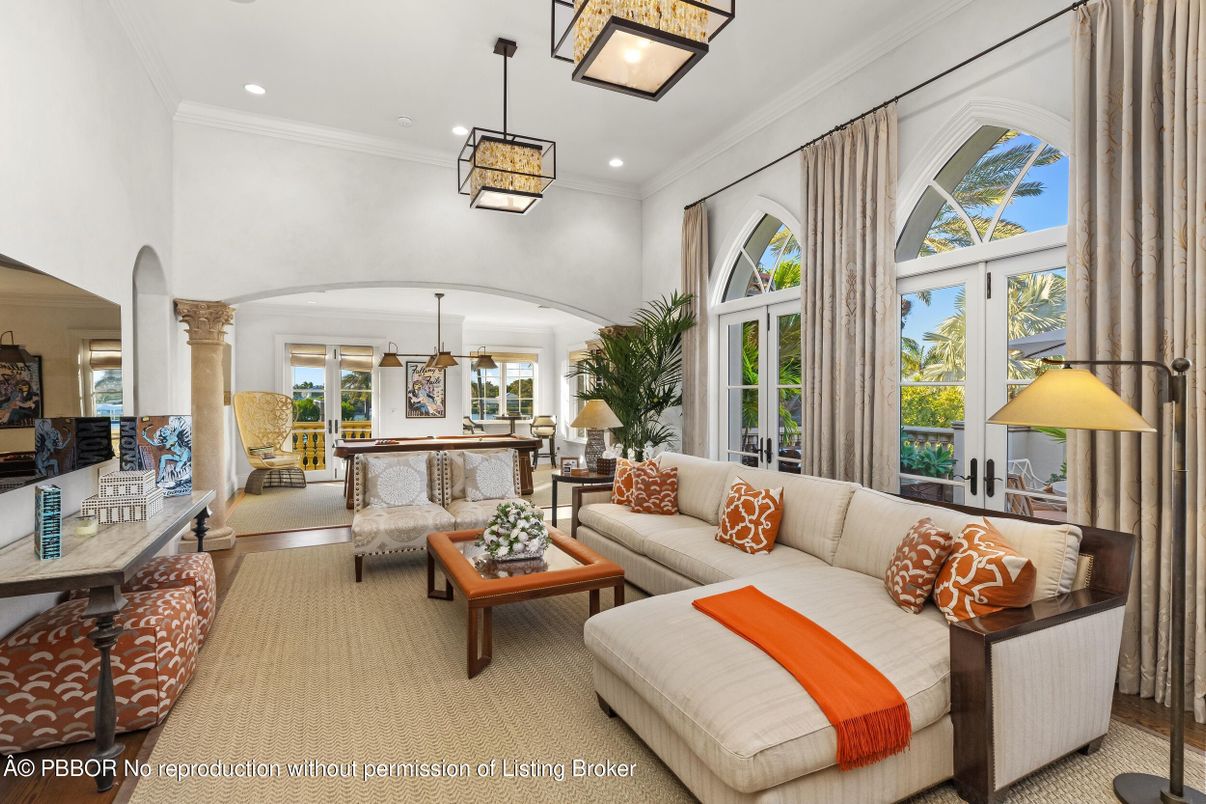 Interior, Living room, Pendant Lights, Recessed Lighting