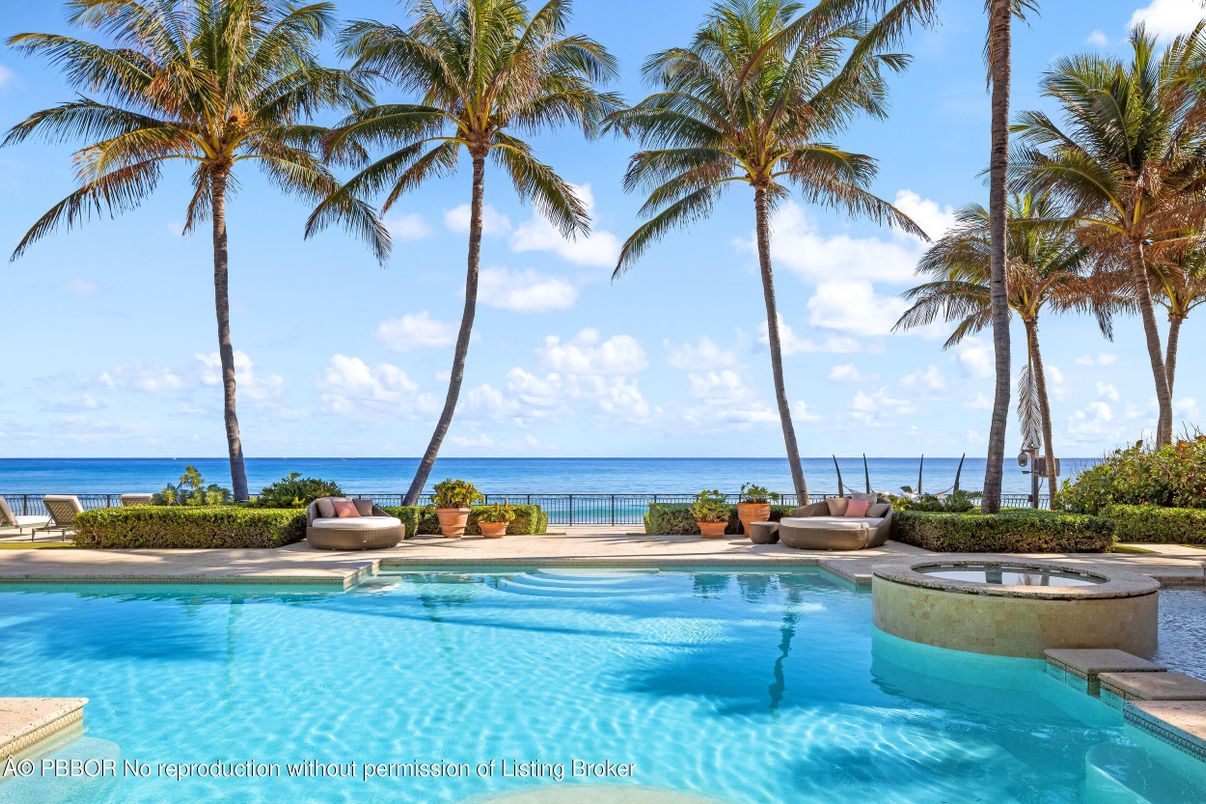 Exterior, Pool, Water