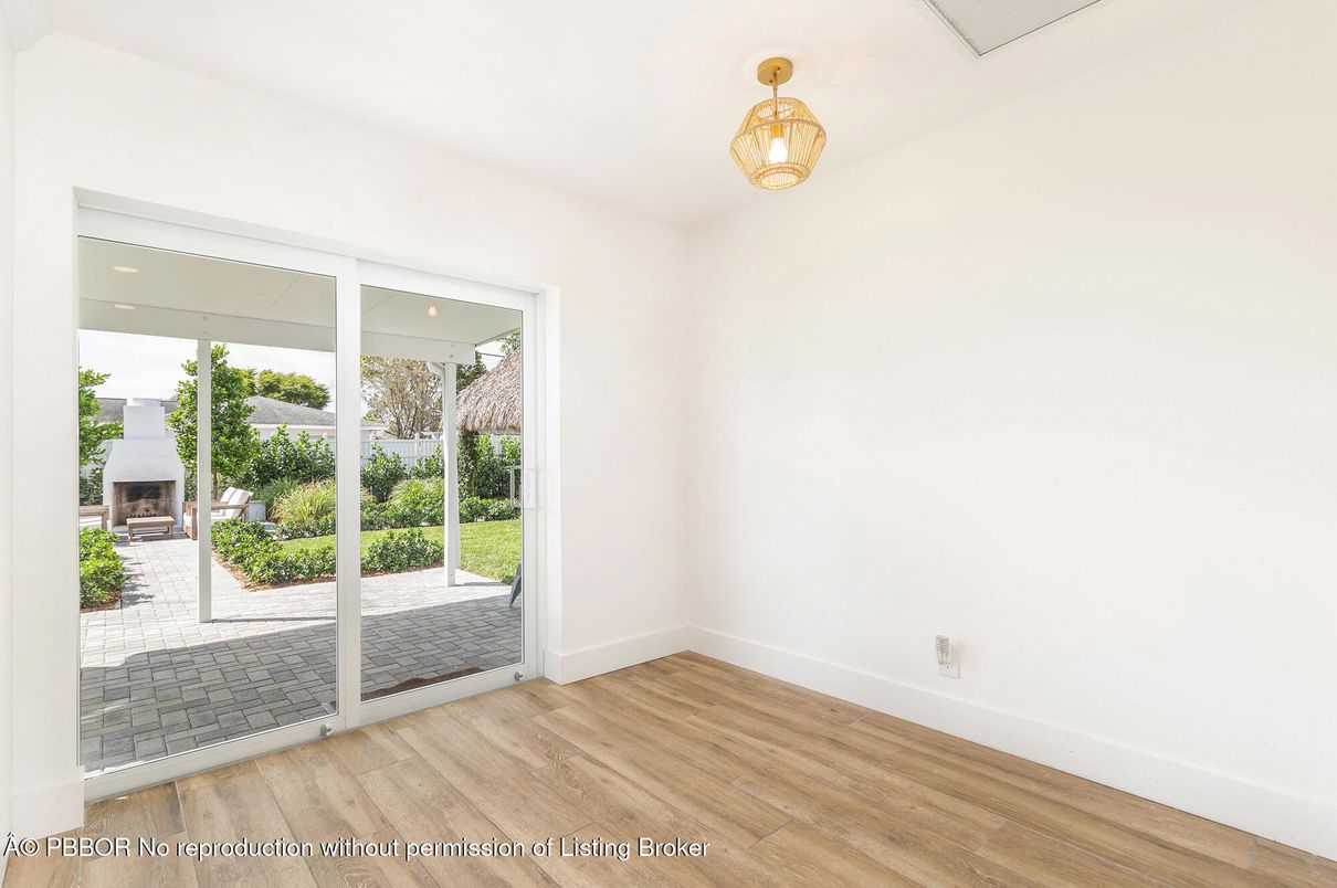 Empty room, Interior, Pendant Lights, Wood Texture Flooring