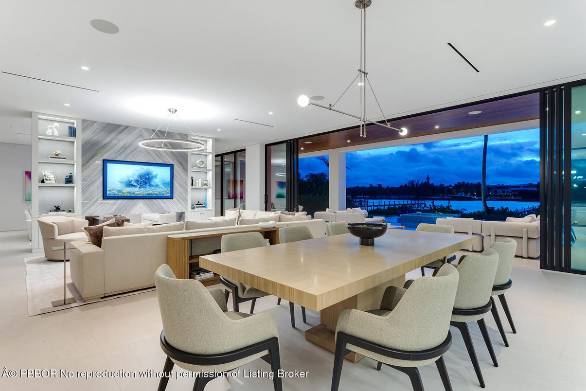 Dining room, Interior, Living room, Pendant Lights, Recessed Lighting, Water