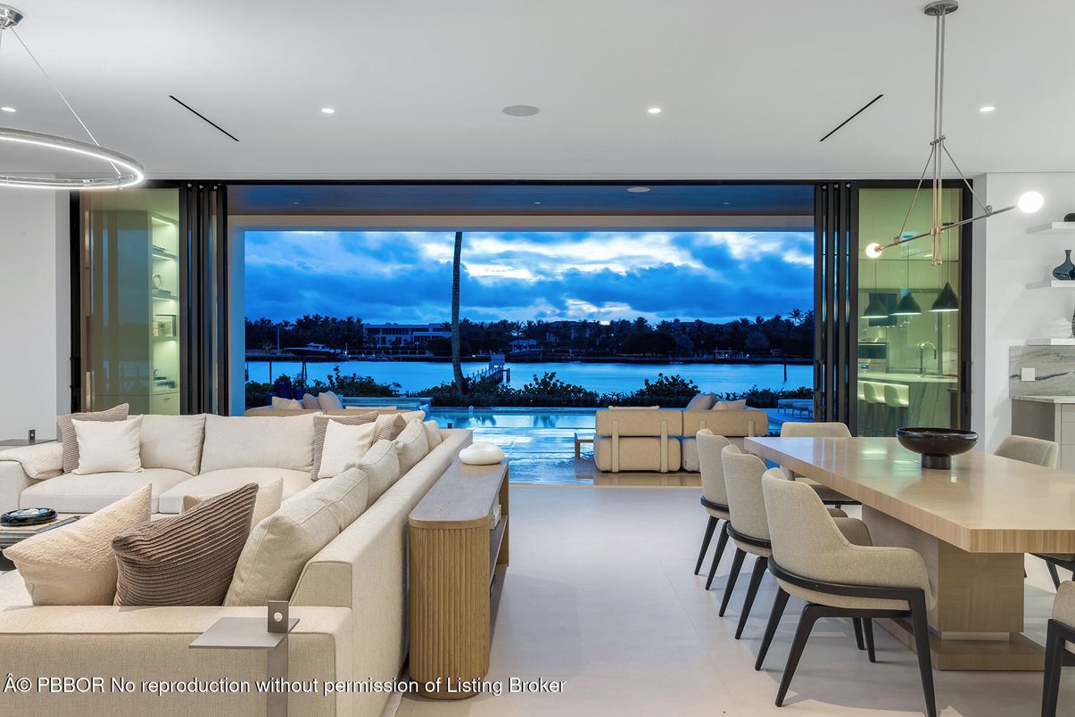 Dining room, Interior, Living room, Pendant Lights, Recessed Lighting, Water