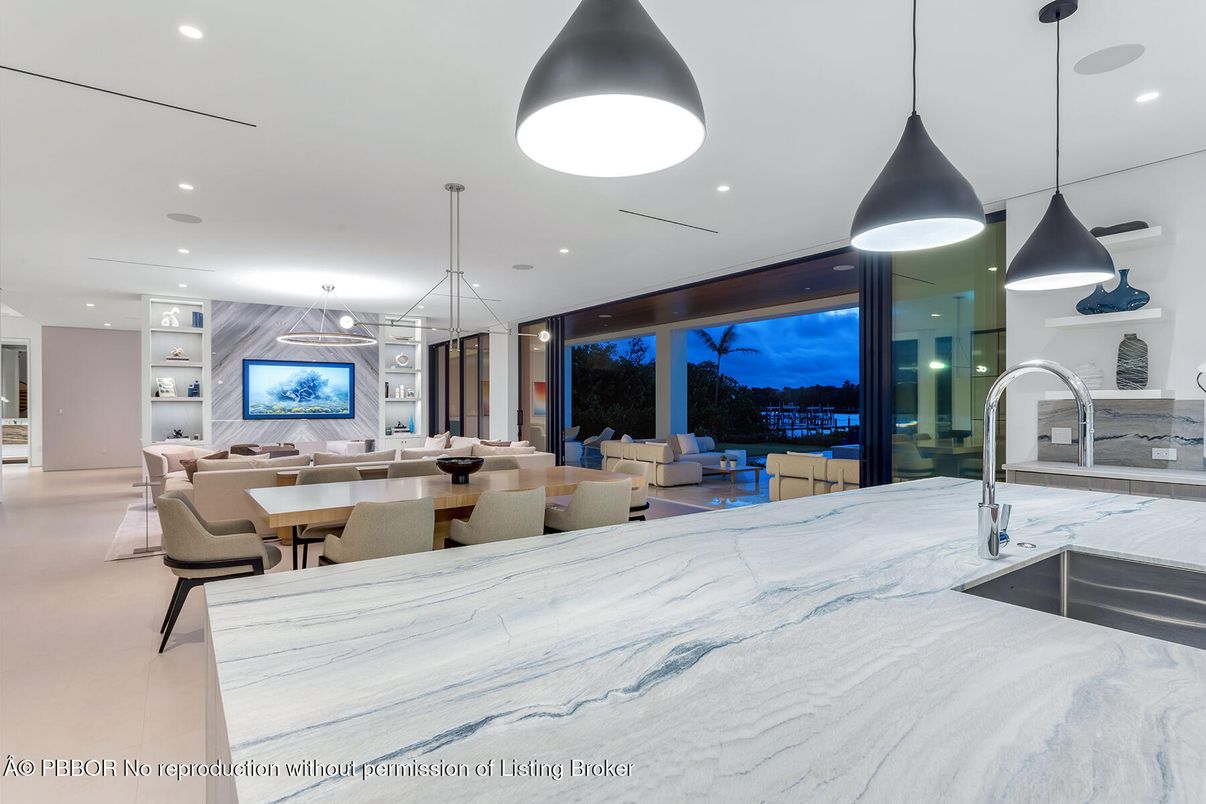 Dining room, Interior, Kitchen, Pendant Lights, Recessed Lighting, Stainless Steel Appliances