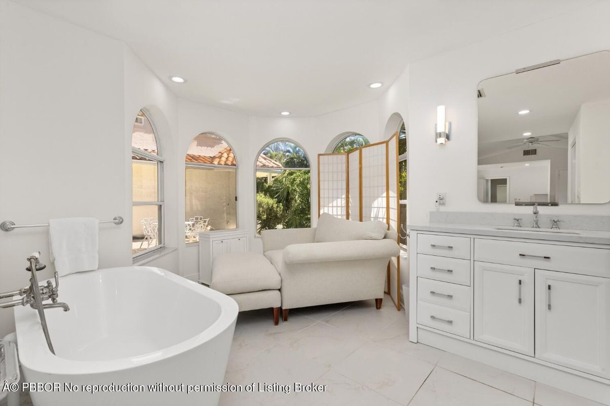 Bathroom, Dual Sink Vanities, Free Standing Baths, Interior, Recessed Lighting