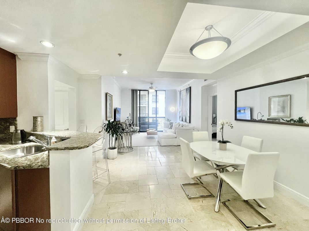 Dining room, Interior, Living room, Recessed Lighting