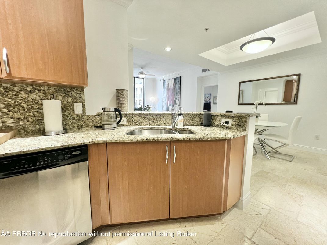 Dining room, Interior, Kitchen, Recessed Lighting