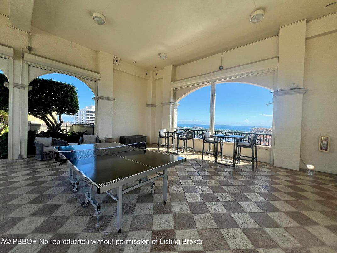 Game Room, Interior, Water