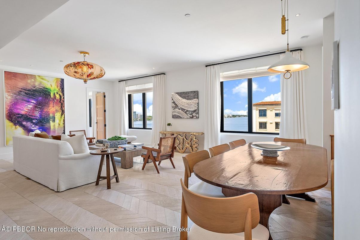 Dining room, Interior, Living room, Pendant Lights, Recessed Lighting, Water