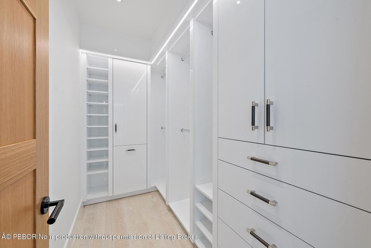 Interior, Recessed Lighting, Walk-in Closets
