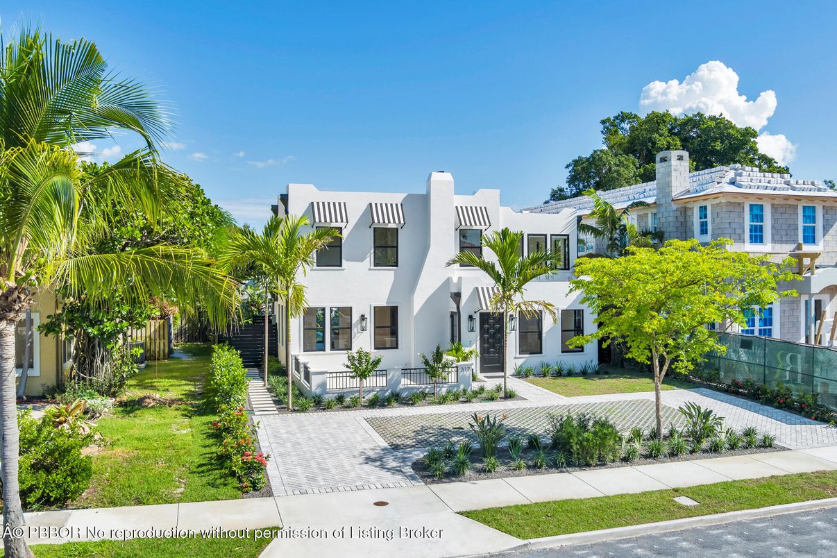 Exterior, Facade, Spanish Mediterranean