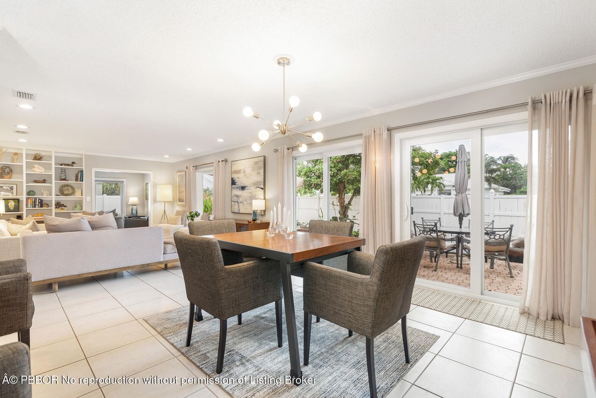 Dining room, Interior, Living room, Pendant Lights, Recessed Lighting