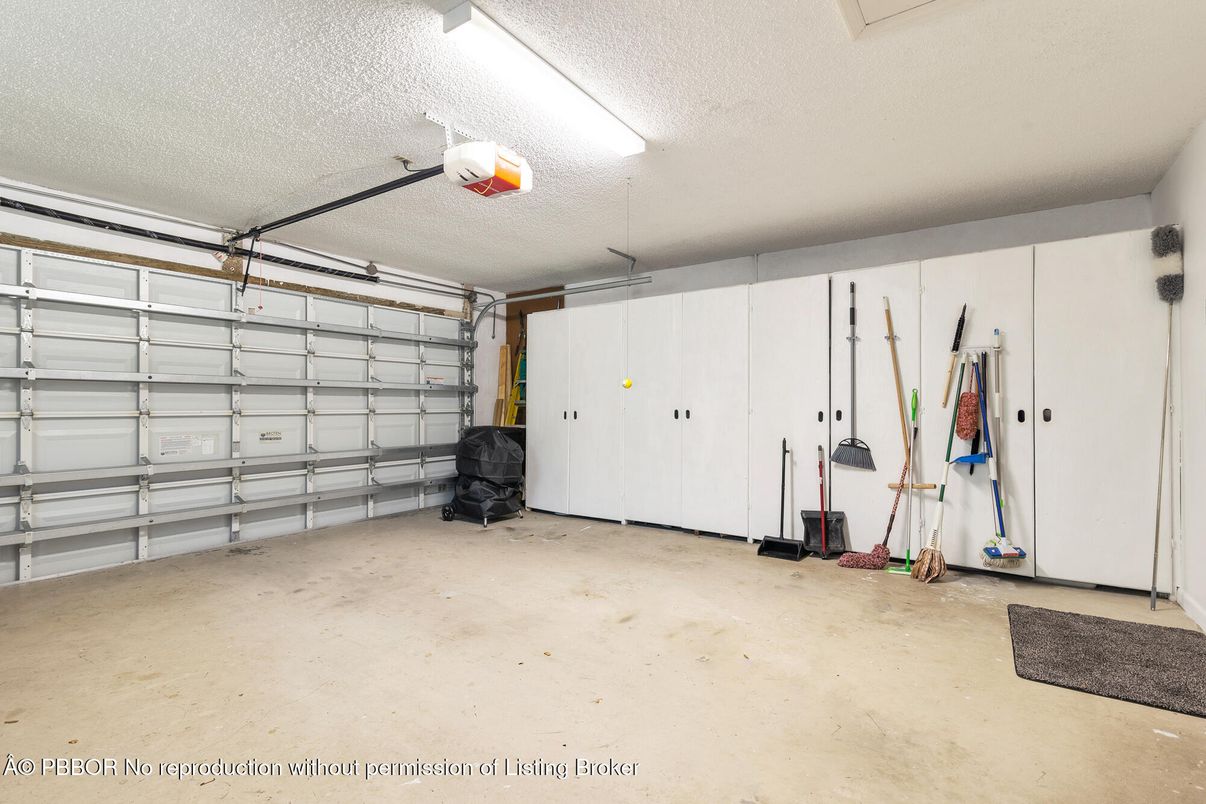 Garage, Interior
