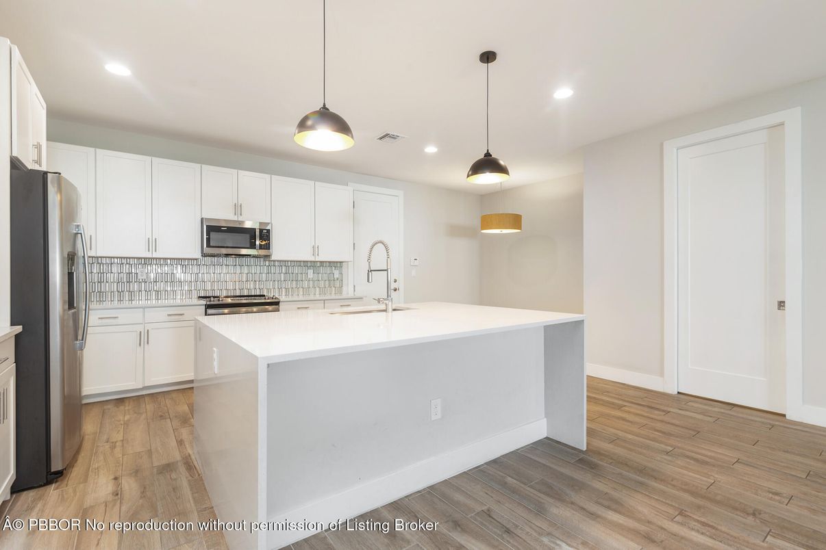Interior, Kitchen, Pendant Lights, Recessed Lighting, Wood Texture Flooring