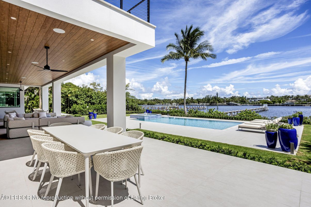 Exterior, Pool, Water