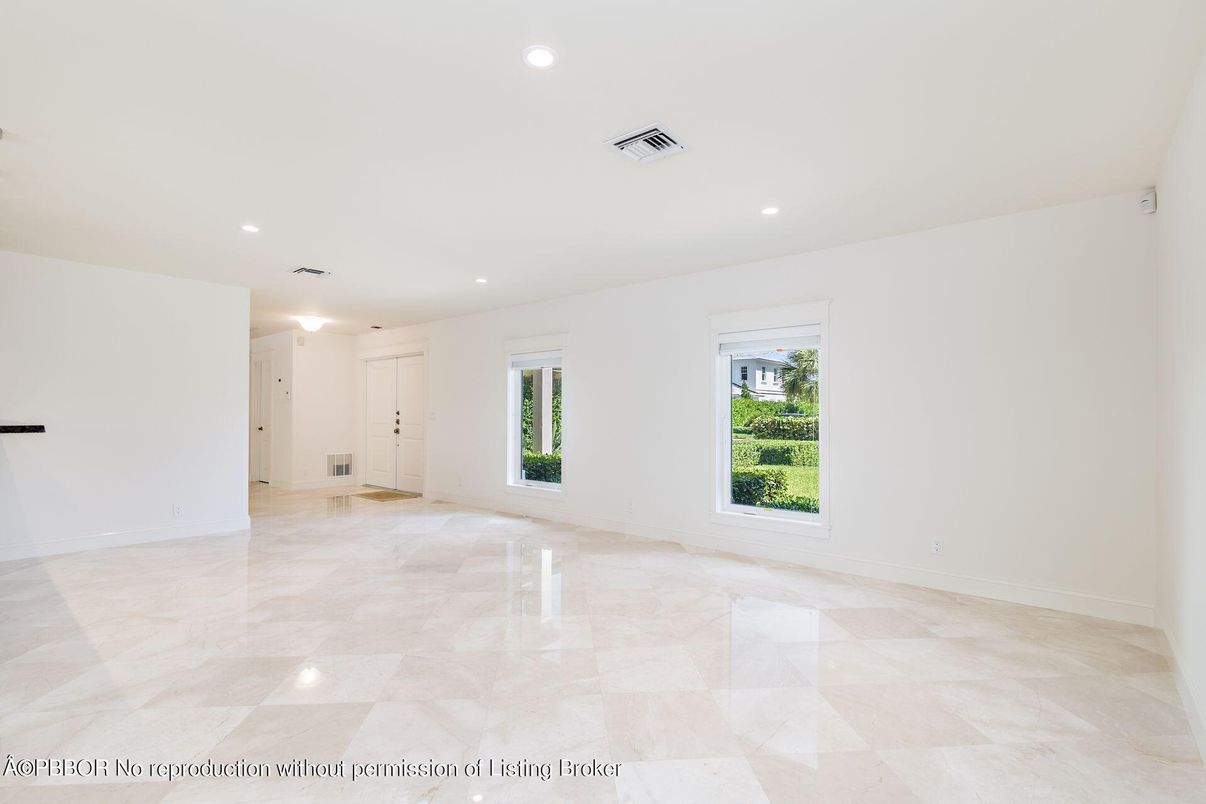 Empty room, Interior, Recessed Lighting