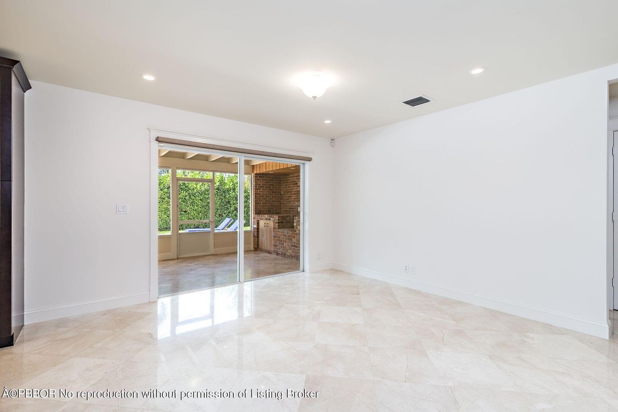 Empty room, Interior, Recessed Lighting
