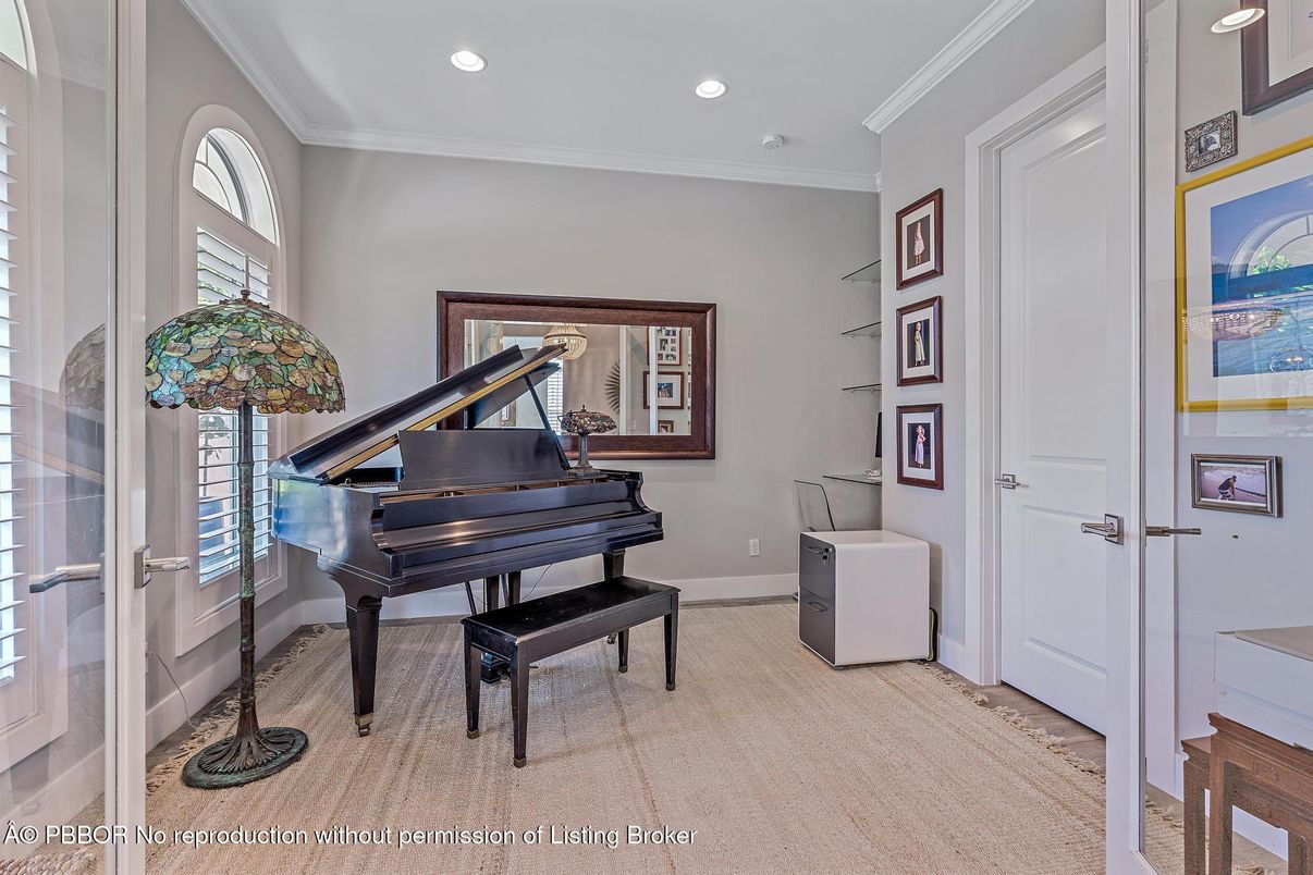 Interior, Piano, Recessed Lighting