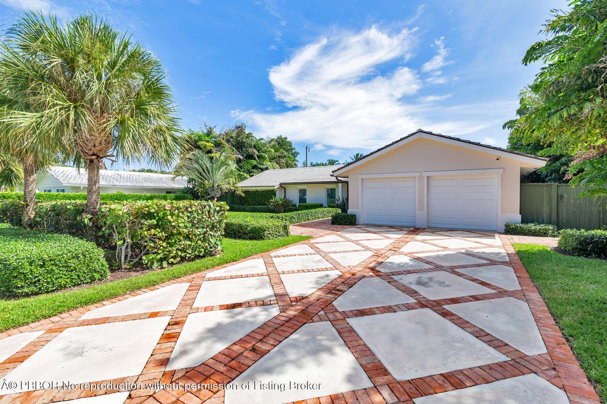 Backyard, Detached Garage, Exterior