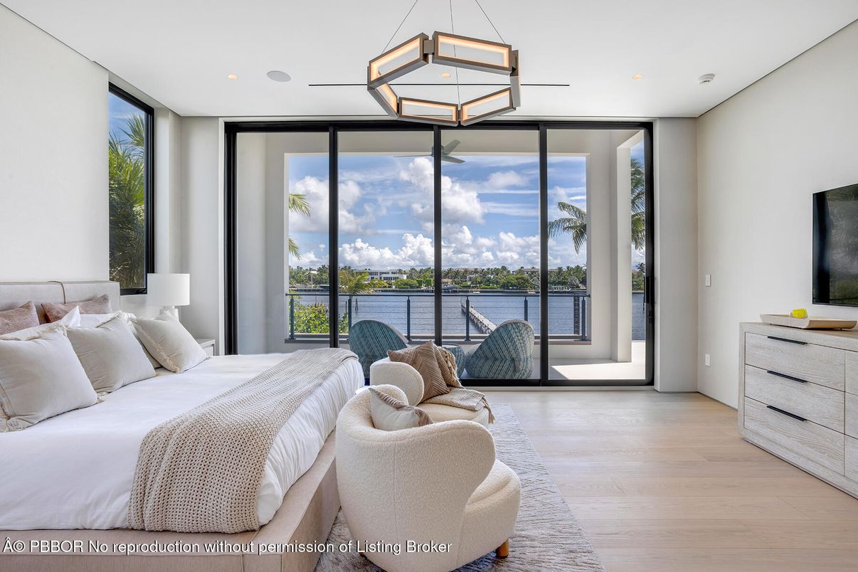 Bedroom, Interior, Pendant Lights, Recessed Lighting, Water, Wood Texture Flooring