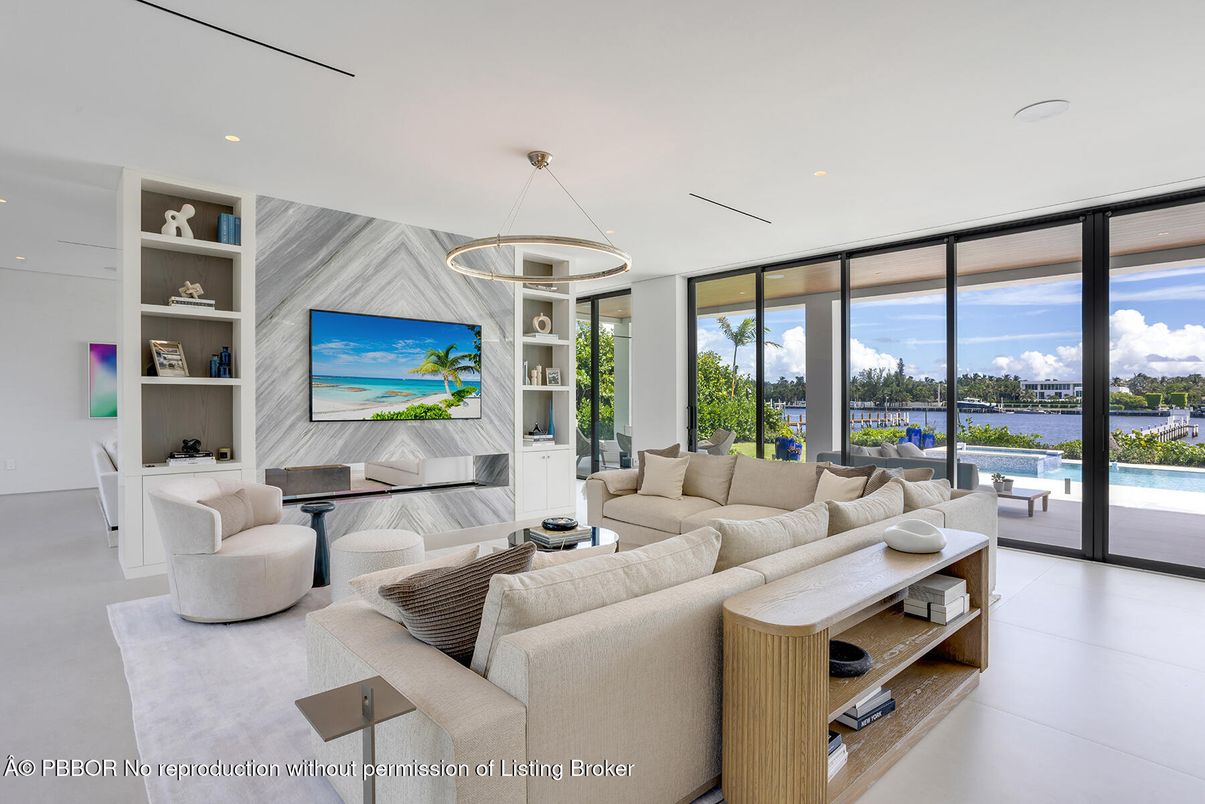 Interior, Living room, Pendant Lights, Recessed Lighting, Water