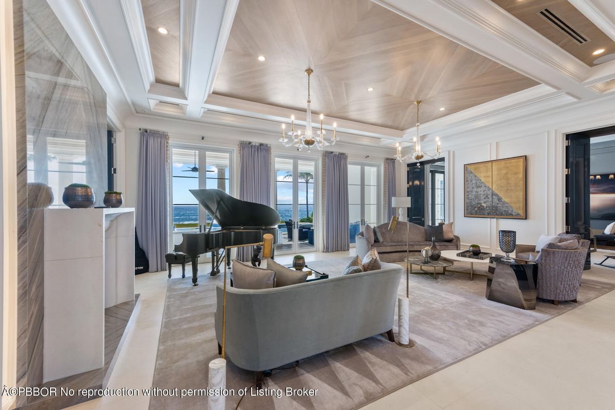 Interior, Living room, Pendant Lights, Piano, Recessed Lighting, Water