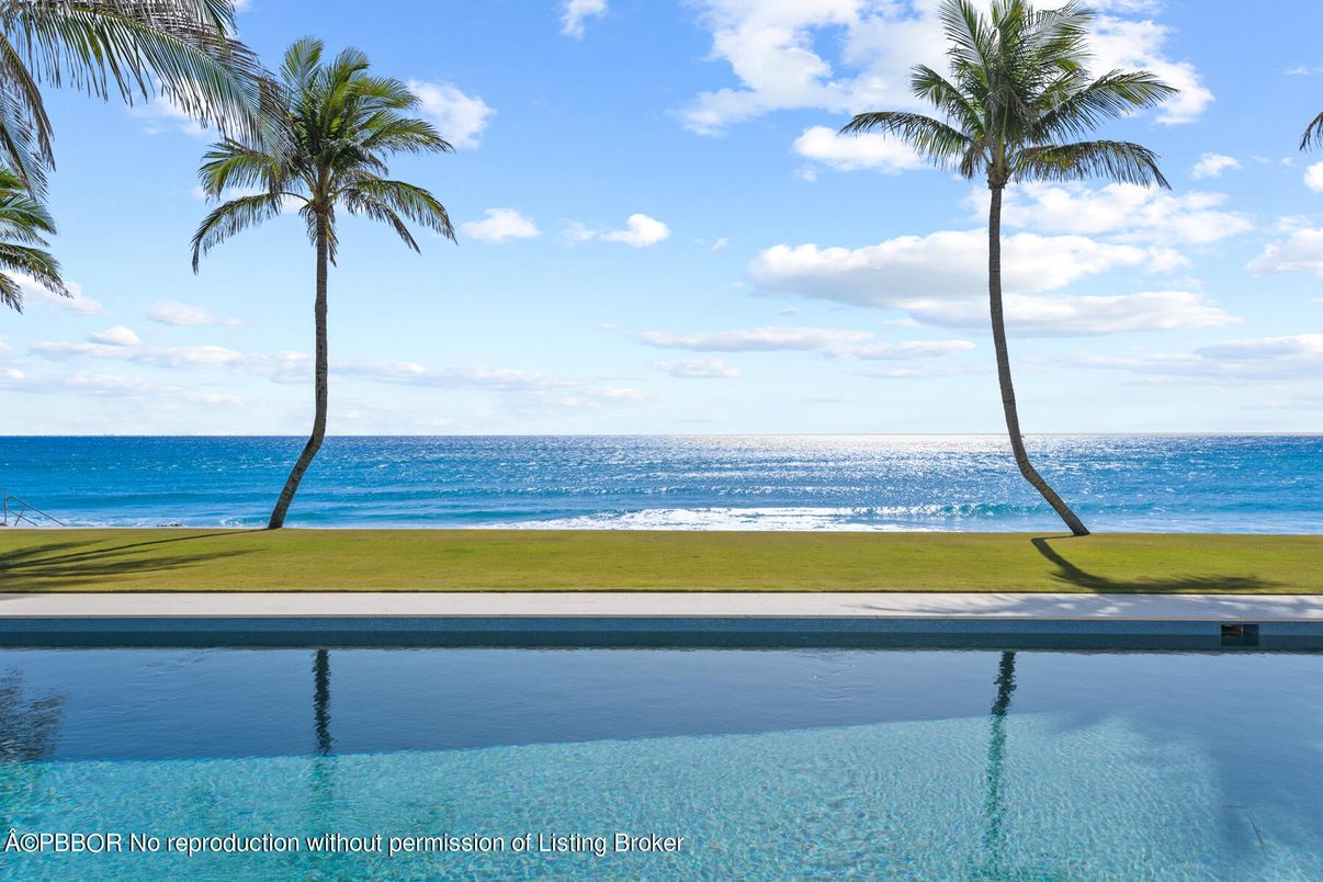 Exterior, Pool, Water