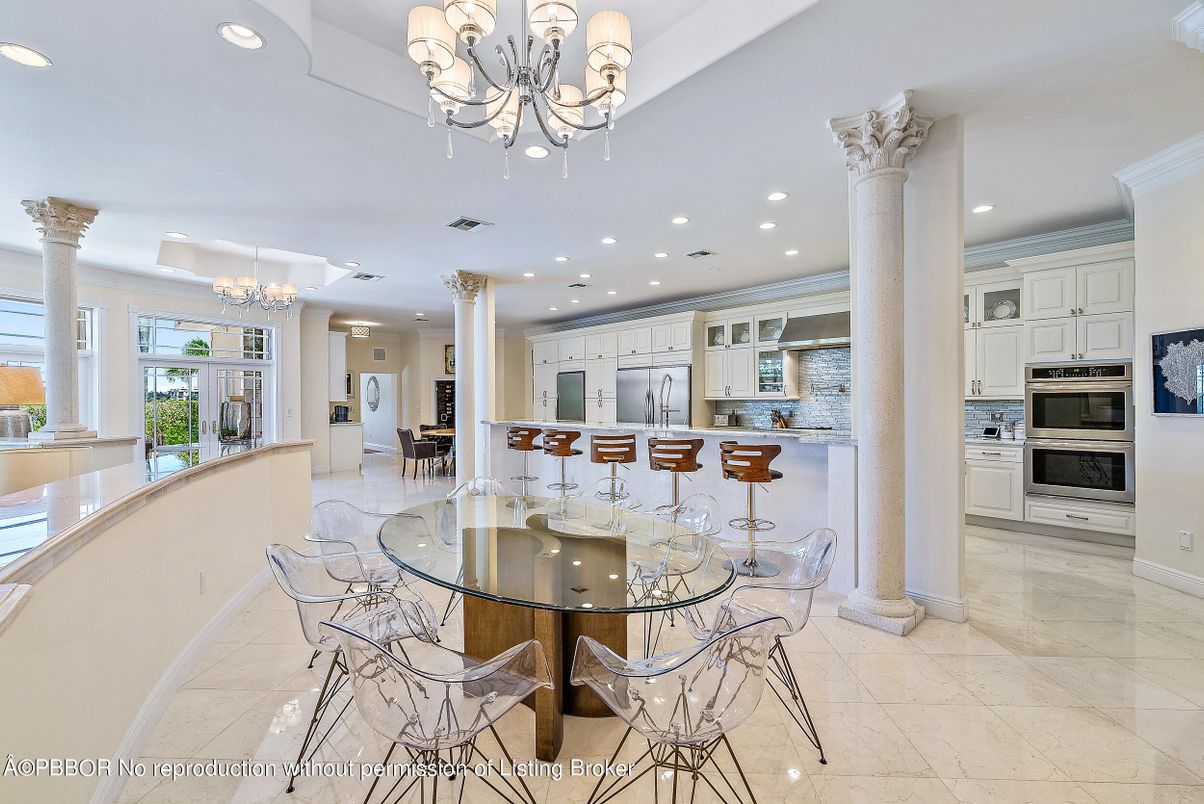 Chandelier, Dining room, Interior, Kitchen, Recessed Lighting, Stainless Steel Appliances
