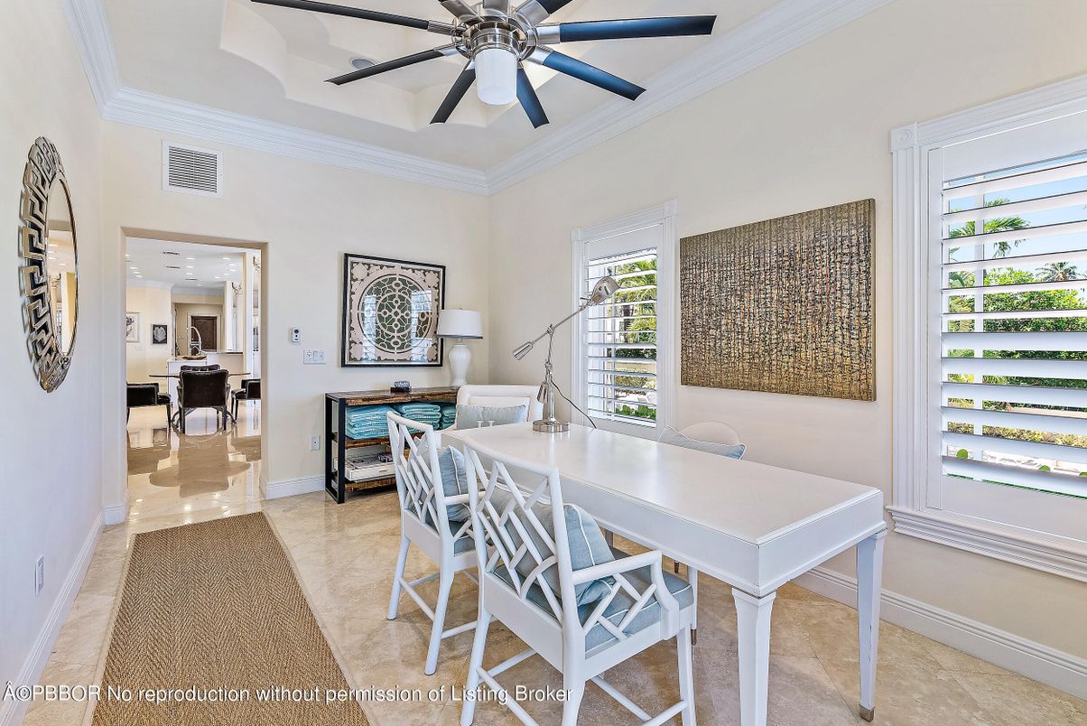 Dining room, Interior