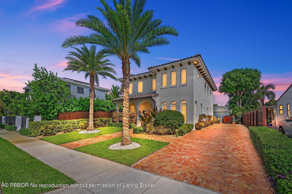 Backyard, Exterior, Facade, Mediterranean