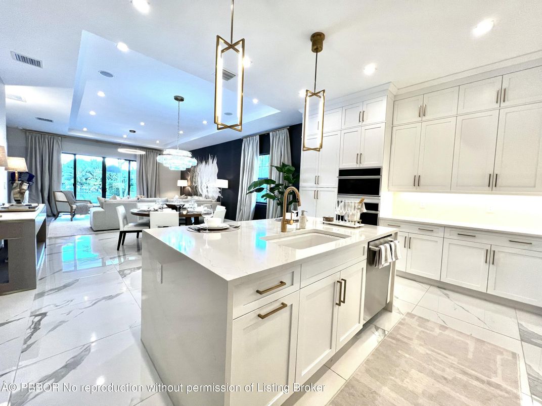 Chandelier, Dining room, Interior, Kitchen, Living room, Pendant Lights, Recessed Lighting, Stainless Steel Appliances