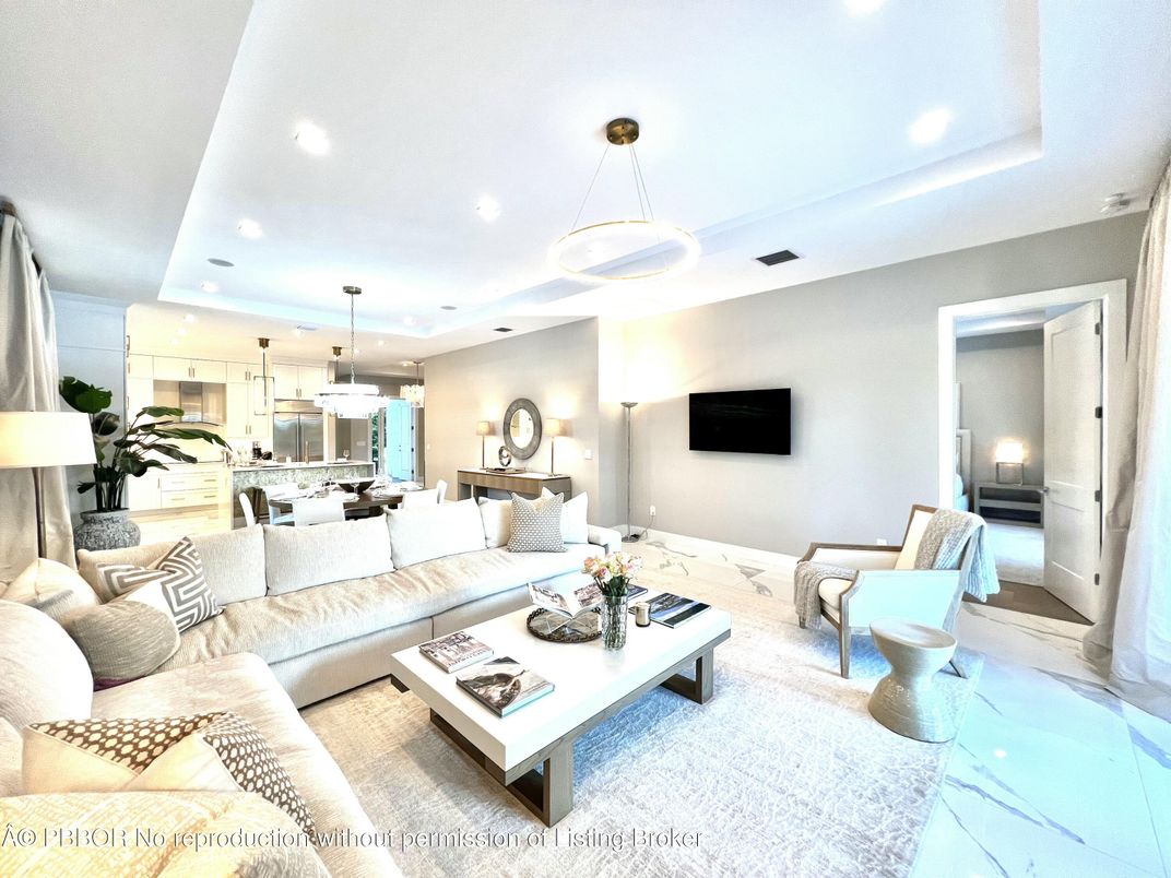 Interior, Kitchen, Living room, Pendant Lights, Recessed Lighting, Stainless Steel Appliances