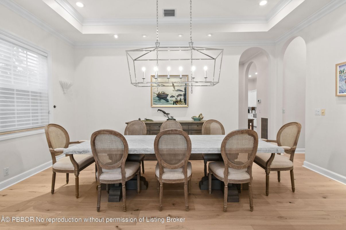 Chandelier, Dining room, Interior, Pendant Lights, Recessed Lighting, Wood Texture Flooring